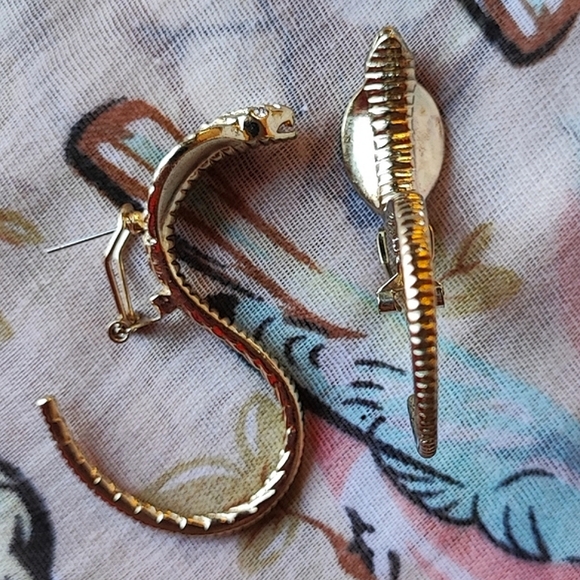 Cobra Snake Venomous Oversized Gold Tone Pierced Statement Earrings Oddities EUC - Picture 7 of 12